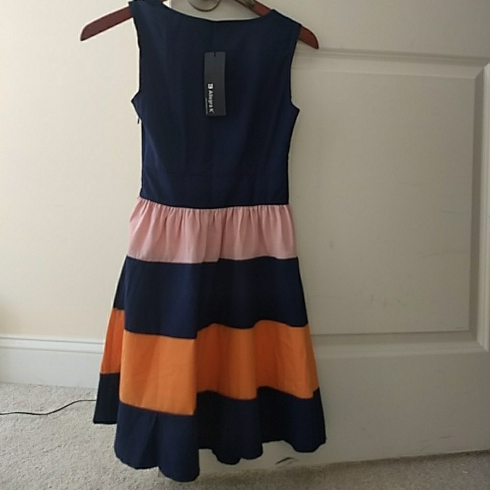 XSmall Colorblock Short Dress - Picture 2 of 2